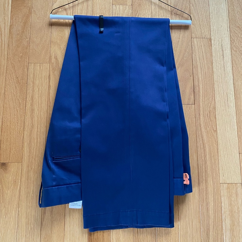 Banana Republic Men’s Navy Khakis